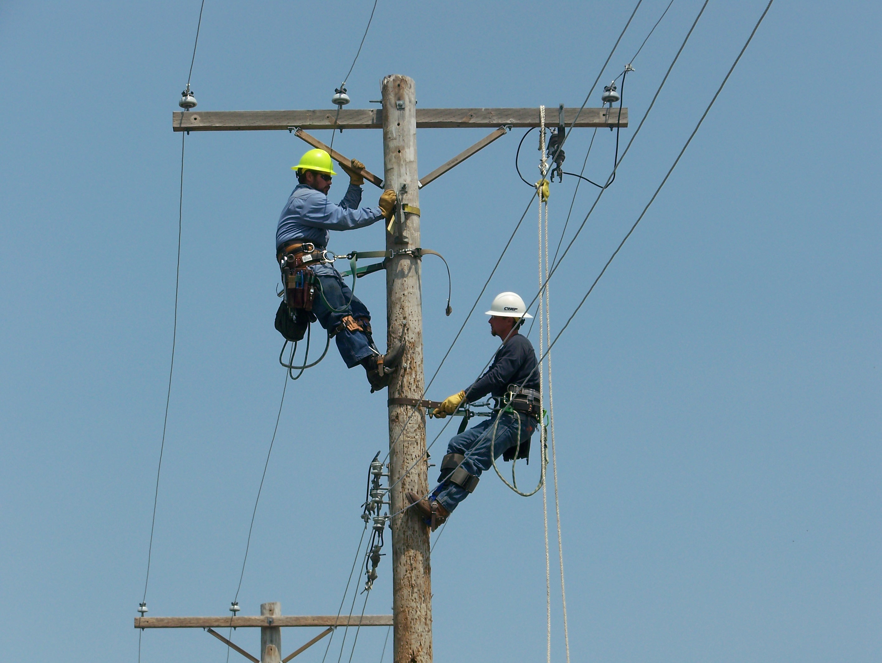 Line Workers Riding Wire Gateway and Duke to power Northern Kentucky lineworker talent pipeline ...