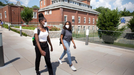 students face masks