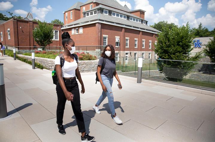 students face masks